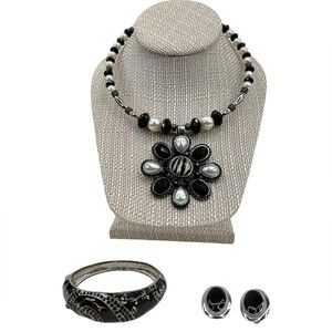 Black & White 8” Choker Necklace, Bracelet and Clip On Earrings